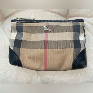 BURBERRY!!! nova plaid small zipper travel pouch/bag